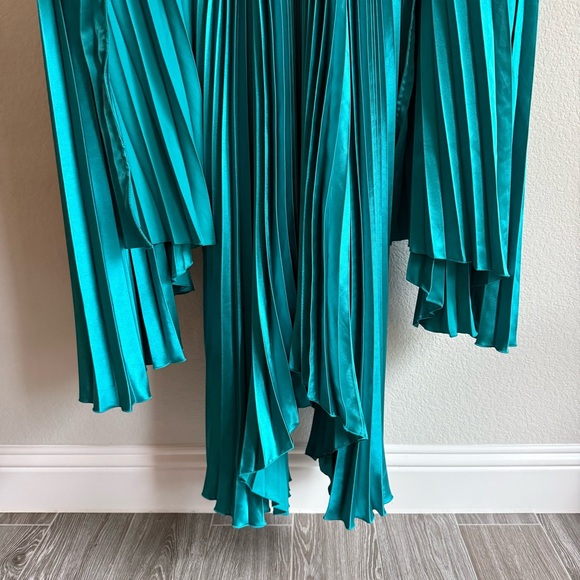 L’IDEE Boheme gown pleated maxi dress with cape in Jewel - Picture 8 of 16